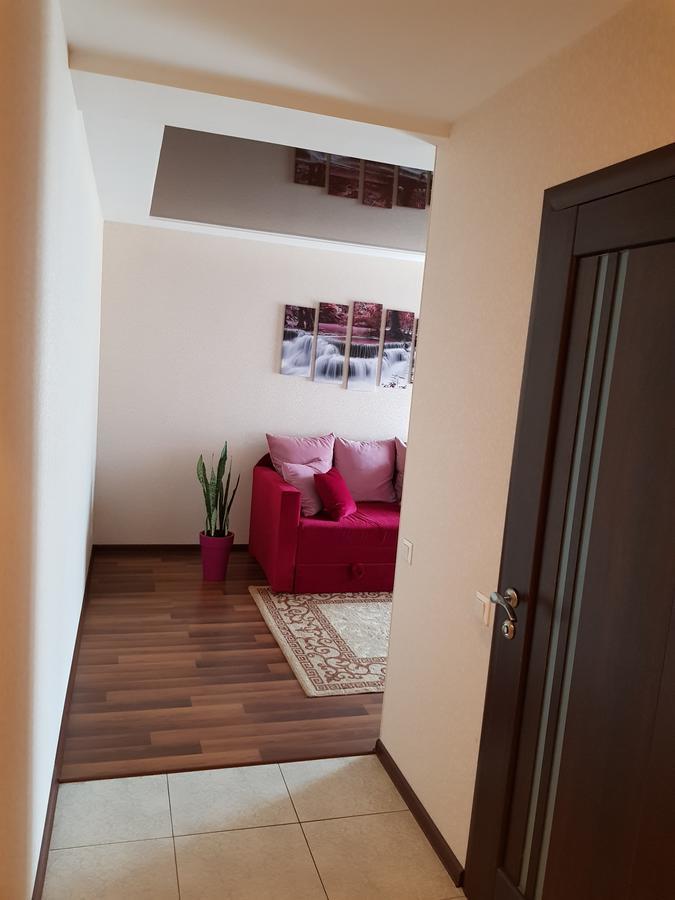 Апартаменты С Балконом Kharkiv Exterior photo